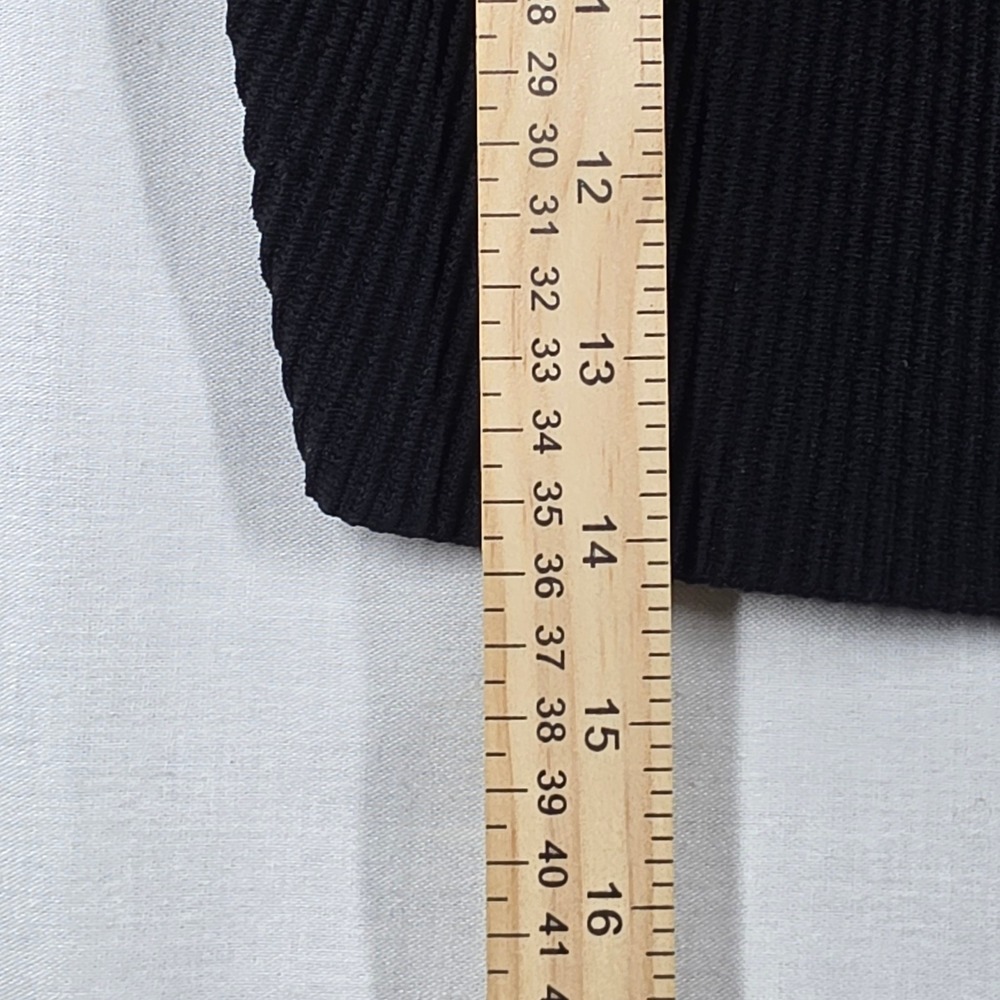 Aritzia Babaton Sculpt Crop Top Womens Medium Black Ribbed Knit Square Neck - Picture 7 of 9